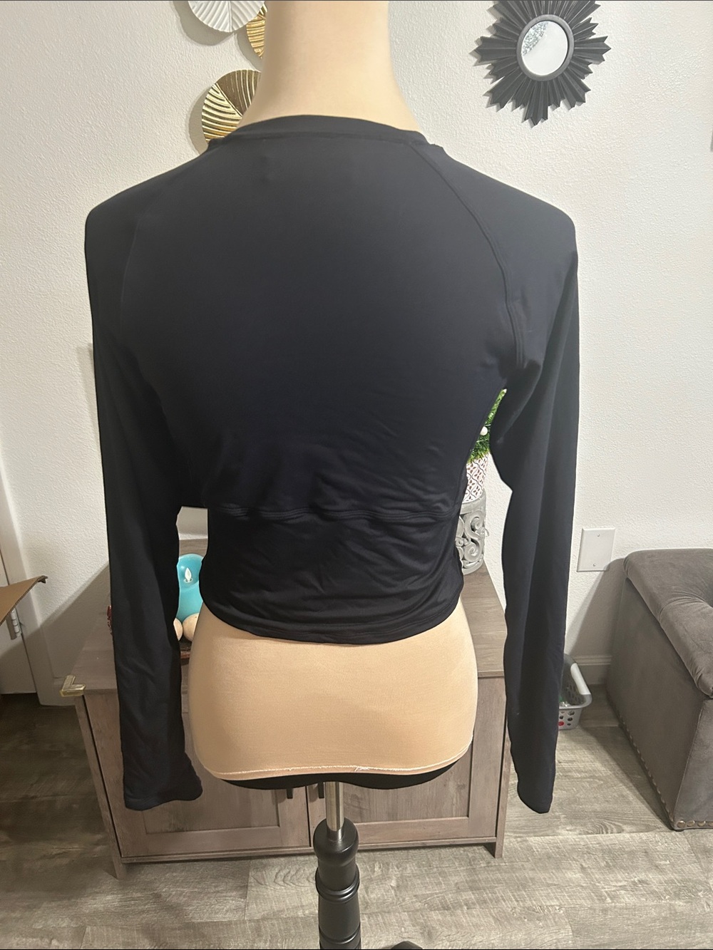 Compression Lined Crop - Picture 2 of 4